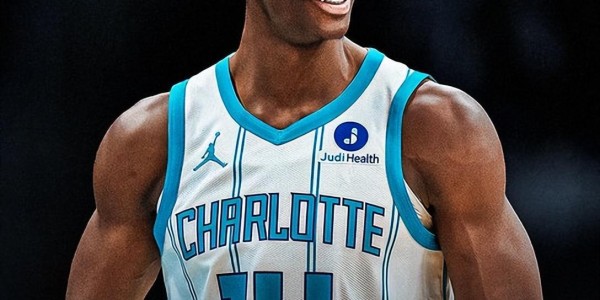 NBA官方：黄蜂内线迪亚巴特荣膺拼搏奖 击败追梦哈特等对手